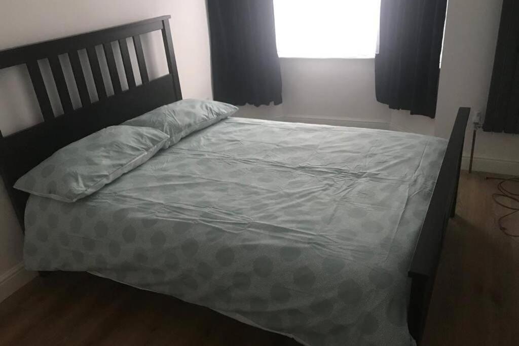 The Dartford Five Bedrooms Attractive House ภายนอก รูปภาพ