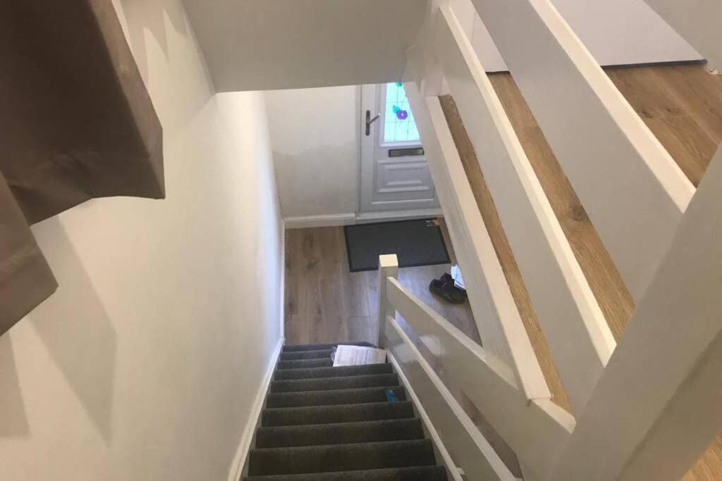 The Dartford Five Bedrooms Attractive House ภายนอก รูปภาพ