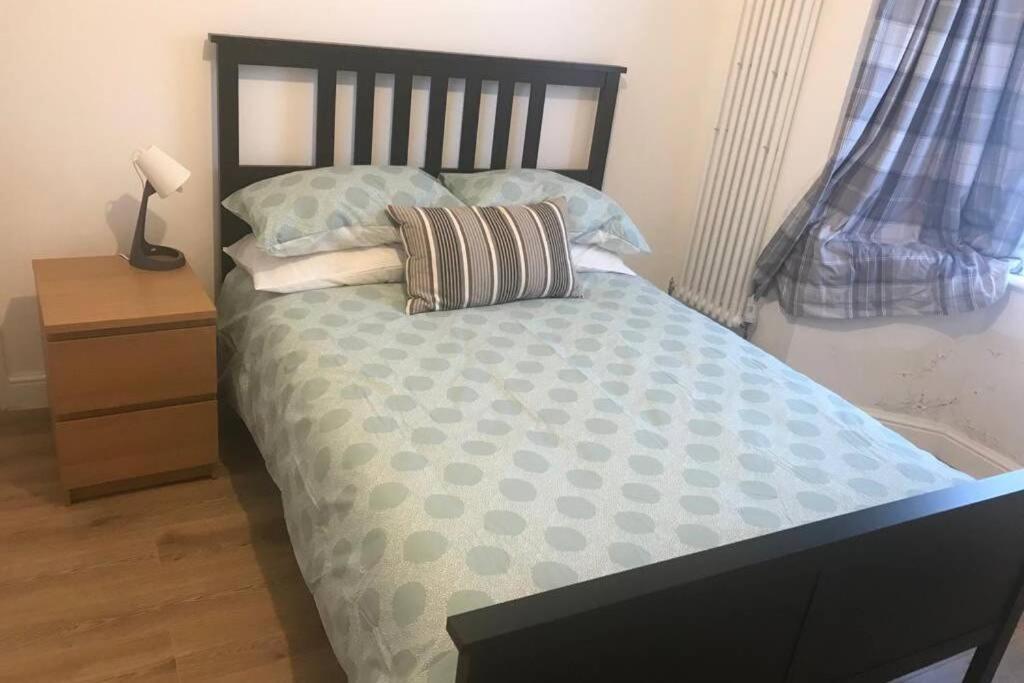 The Dartford Five Bedrooms Attractive House ภายนอก รูปภาพ