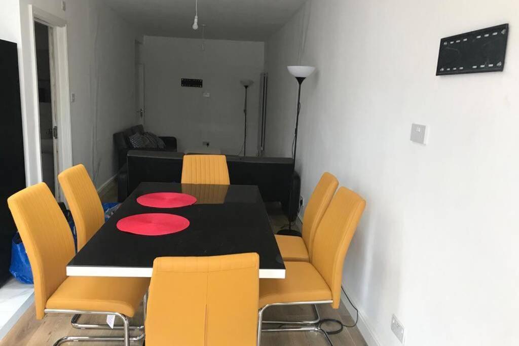 The Dartford Five Bedrooms Attractive House ภายนอก รูปภาพ