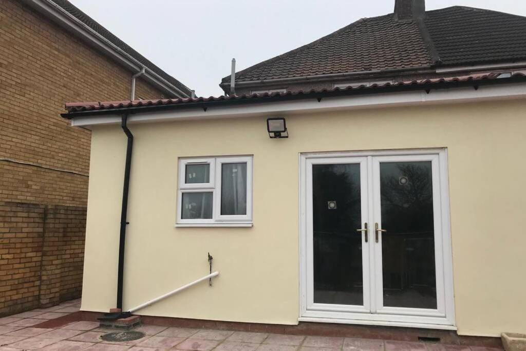 The Dartford Five Bedrooms Attractive House ภายนอก รูปภาพ
