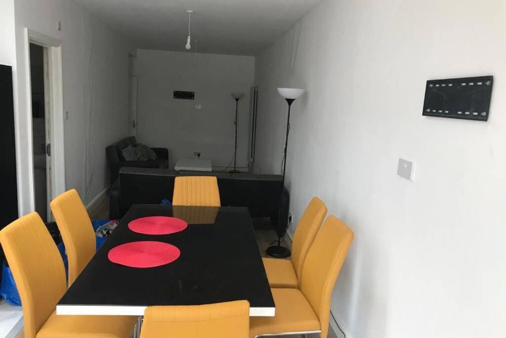 The Dartford Five Bedrooms Attractive House ภายนอก รูปภาพ