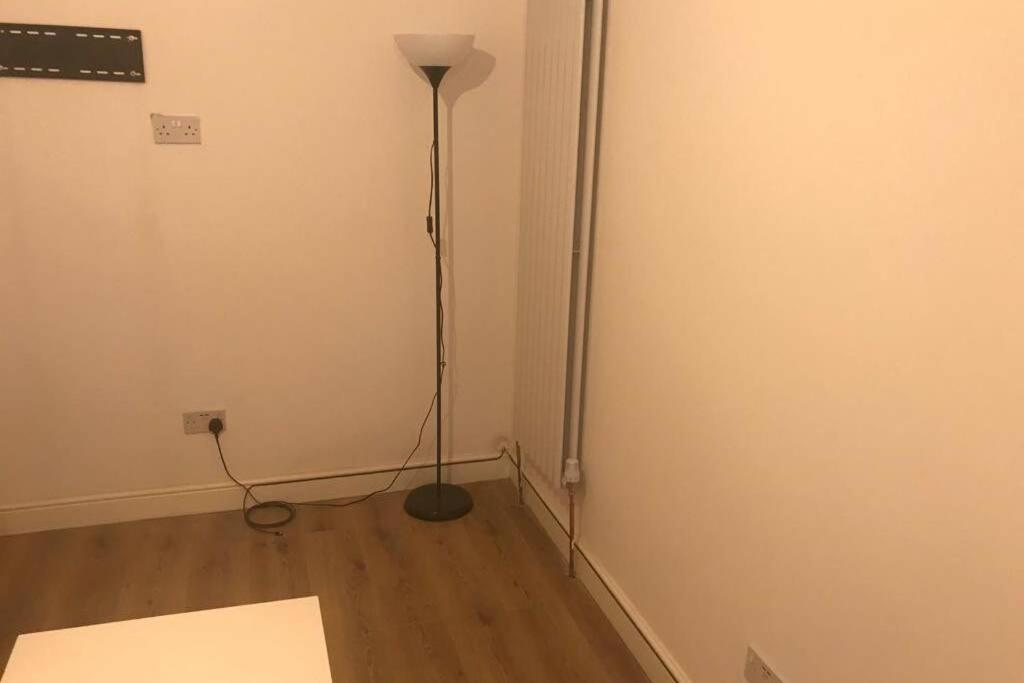 The Dartford Five Bedrooms Attractive House ภายนอก รูปภาพ