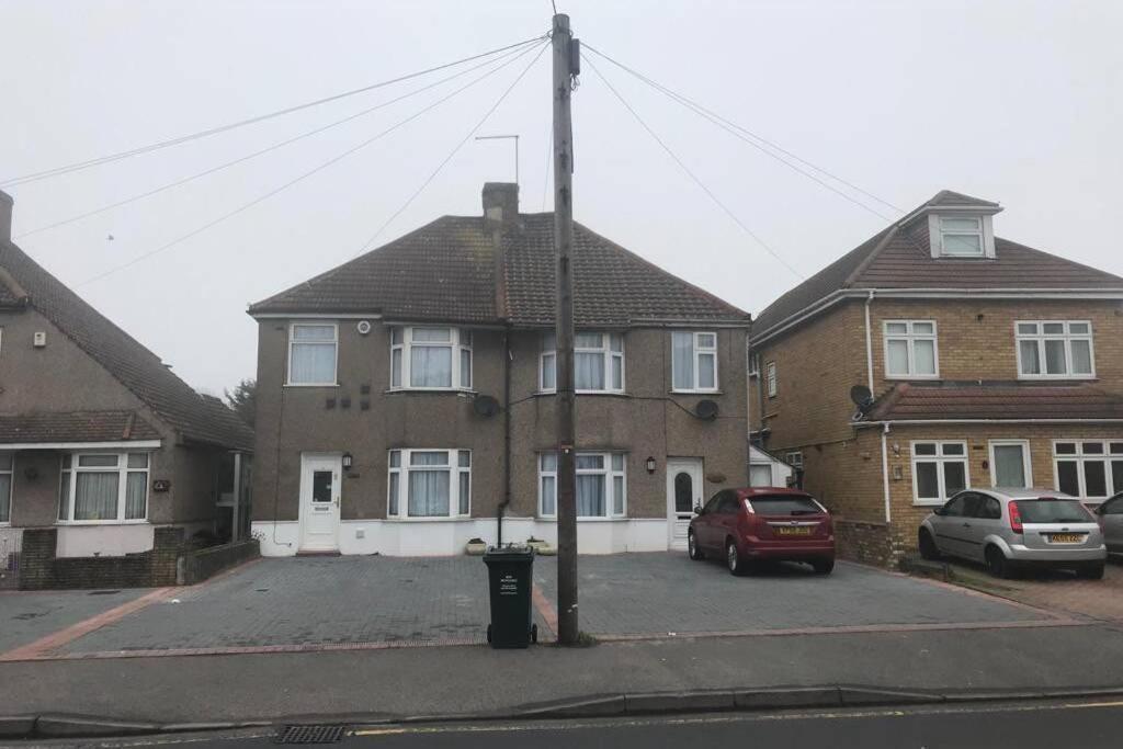 The Dartford Five Bedrooms Attractive House ภายนอก รูปภาพ